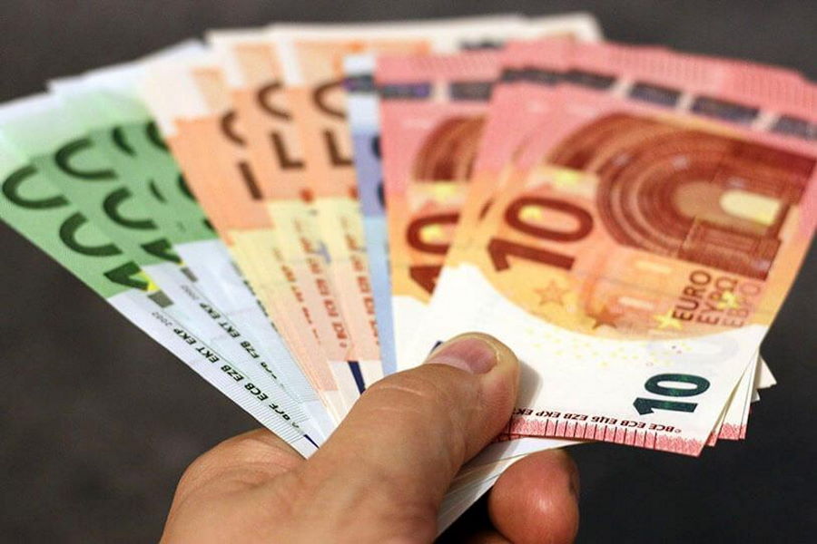 24,609 self employed and companies have applied for the 1.14 billion state aid
