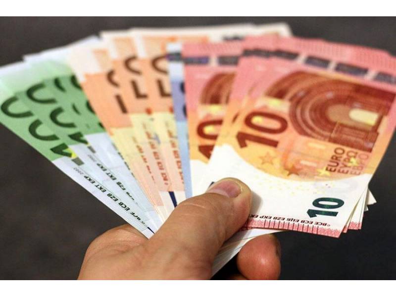 24,609 self employed and companies have applied for the 1.14 billion state aid