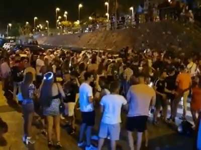 Arona Council asks for clarification about of closing hours at night time