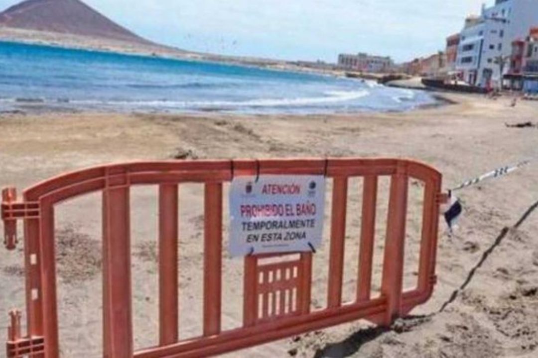 El Medano beach closed for swimming due to water contamination