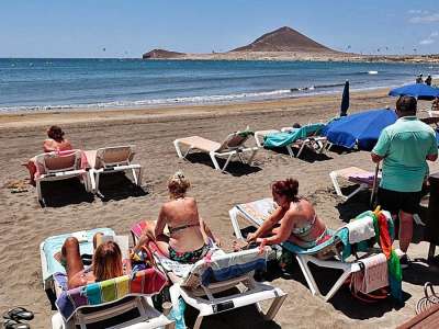 El Médano beach is reopened to the public 