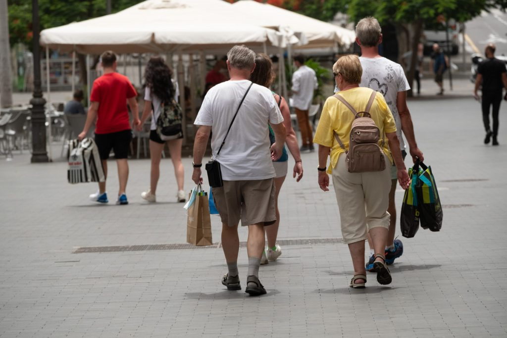 11 municipalities in the Canary Islands are still at extreme risk of contagion