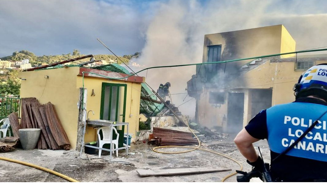House explosion in La Laguna: It’s not known if anyone was inside or not