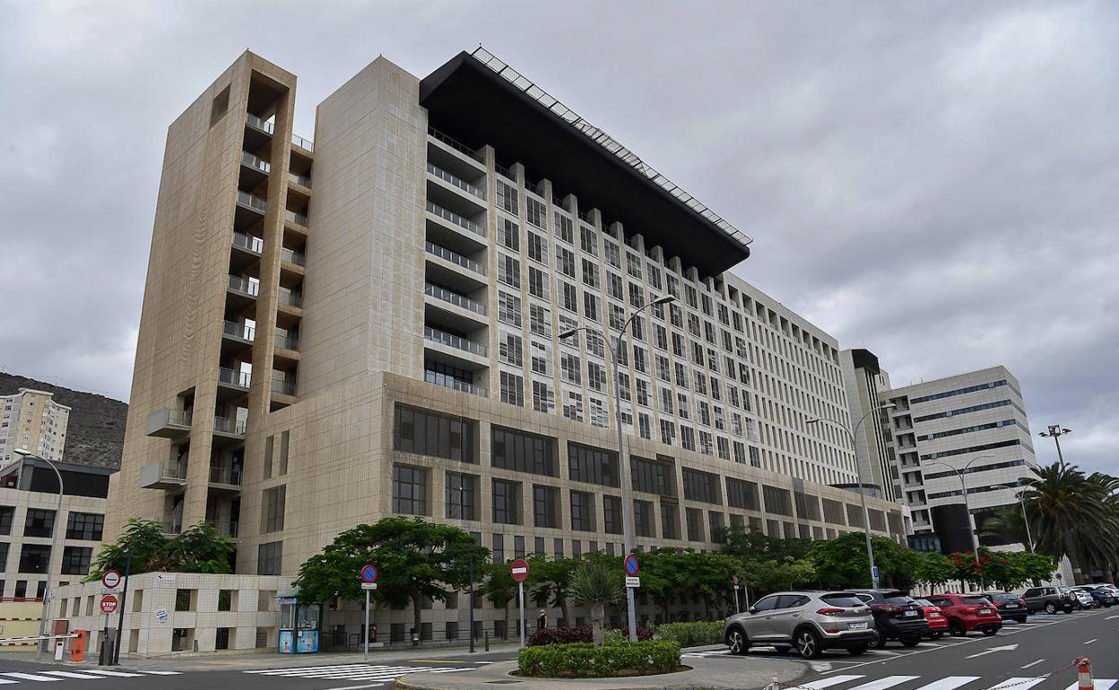 A 28-year-old mother dies from Covid after giving birth in Gran Canaria