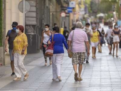 Covid update: The downward trend in the Canary Islands is slowing down