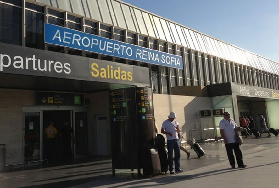 A British teenager with Covid is caught at Tenerife airport trying to fly to the UK A British teenager with Covid is caught at Tenerife airport trying to fly to the UK