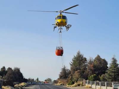 Firefighters contain the blaze on Mount Teide before it causes too much damage