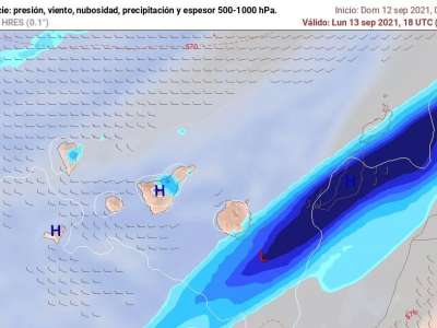 A hot, humid and rainy day forecast in the Canary Islands today
