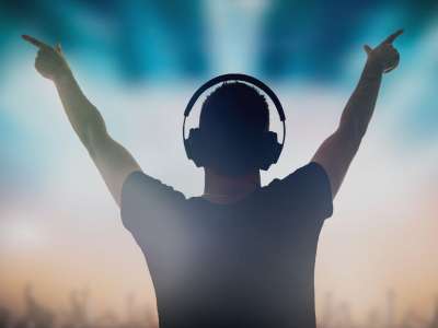 ‘Put your hands in the air if you care’, DJ protest at Government HQ today