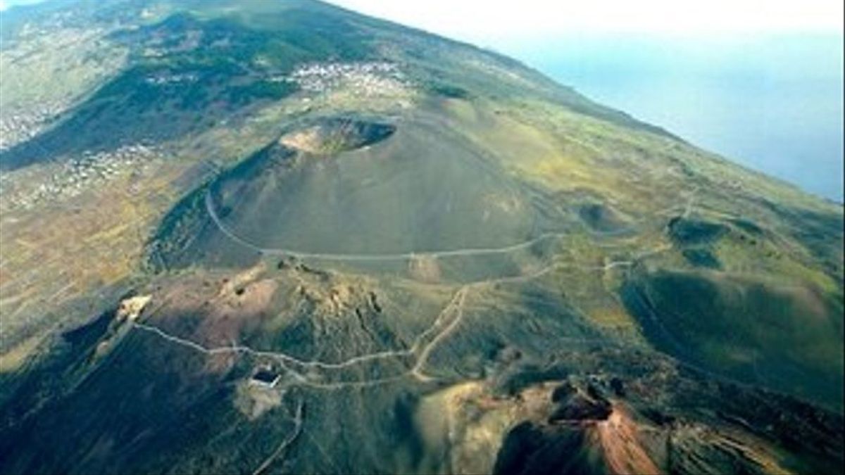 LA PALMA UPDATE: The land has now risen 6cms in the southwest of the island