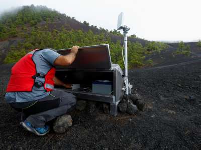LA PALMA UPDATE: 40,000 people ready for evacuation, mega-tsunami ruled out