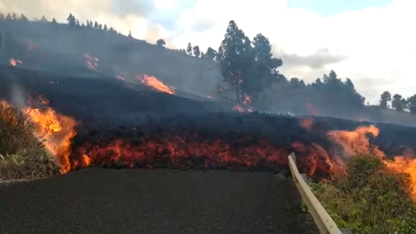LA PALMA ERUPTION: There are two lava flows heading for habited areas