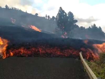 LA PALMA ERUPTION: There are two lava flows heading for habited areas