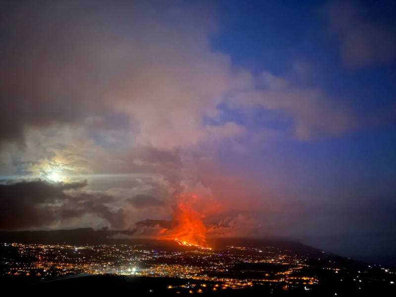 LA PALMA: How long will eruptions last? Are the other islands affected?