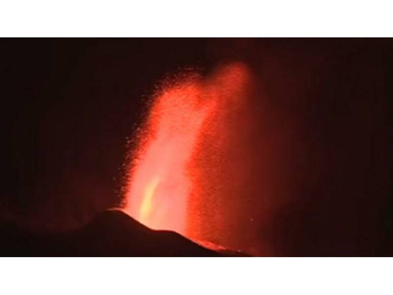 A new eruption point in the side of the volcano in Tacande 