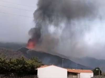 VIDEO: New eruption at the main vent of the La Palma volcano tonight