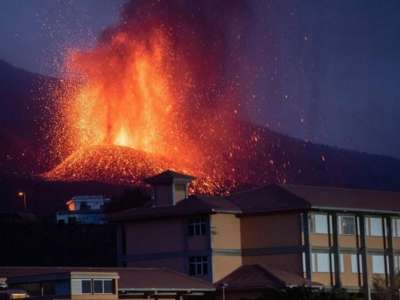 LA PALMA UPDATE: More explosive eruptions and a 6km high volcanic plume