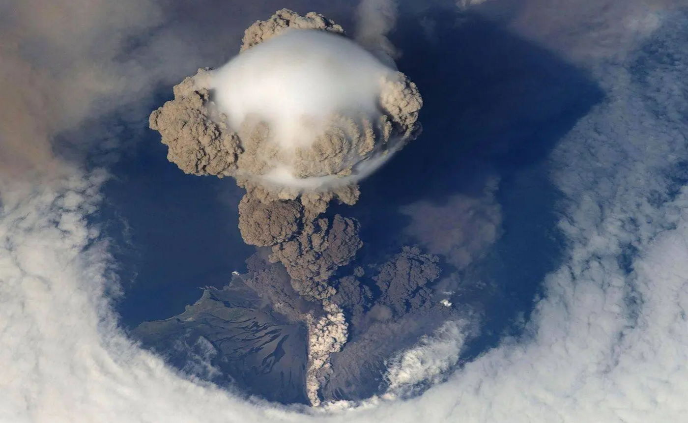 LA PALMA: Public advised to stay indoors to limit exposure to volcanic ash and gases