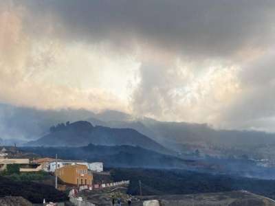 The volcano in La Palma suddenly stops emitting lava and ash