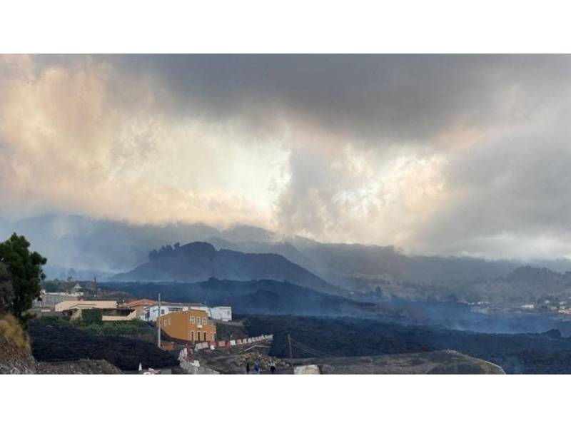 The volcano in La Palma suddenly stops emitting lava and ash The volcano in La Palma suddenly stops emitting lava and ash