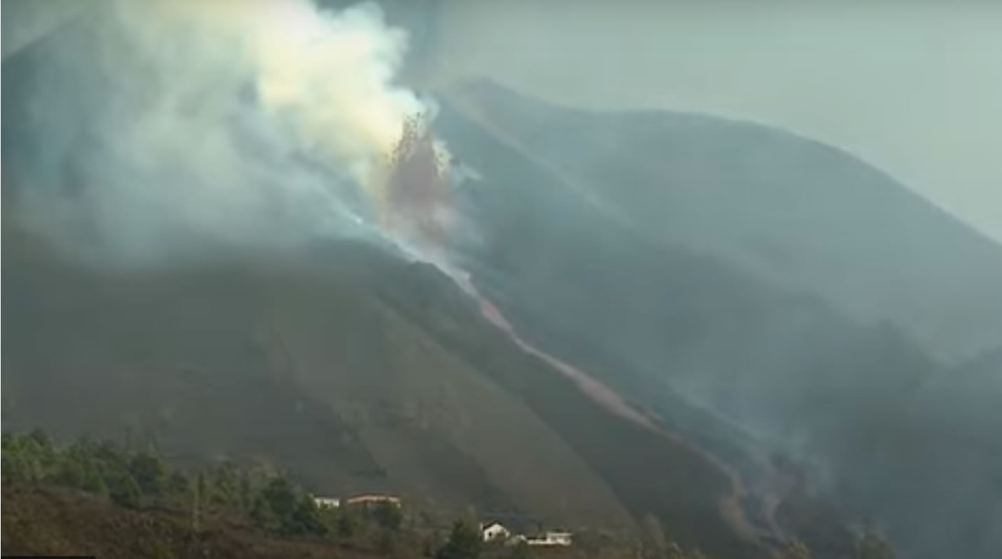LIVE VIDEO: La Palma looks eerie due to the ash cloud and dust being thrown into the sky