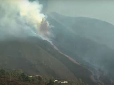 LIVE VIDEO: La Palma looks eerie due to the ash cloud and dust being thrown into the sky