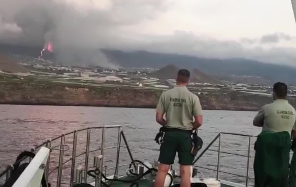 The lava has now affected almost 700 buildings on its way to the sea