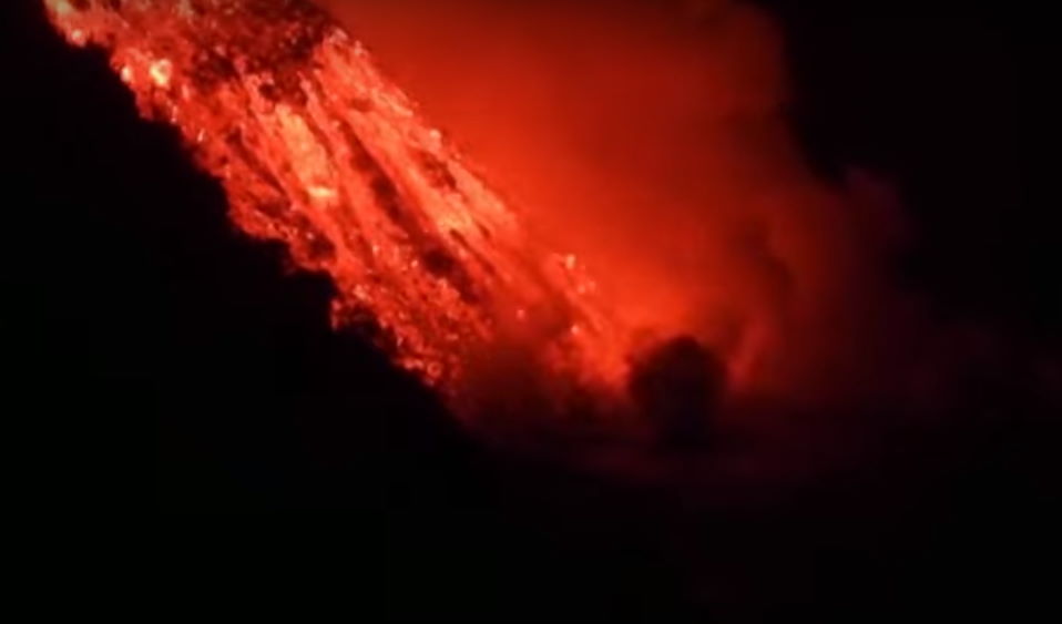 LATEST VIDEO: More footage emerges of lava entering the sea overnight
