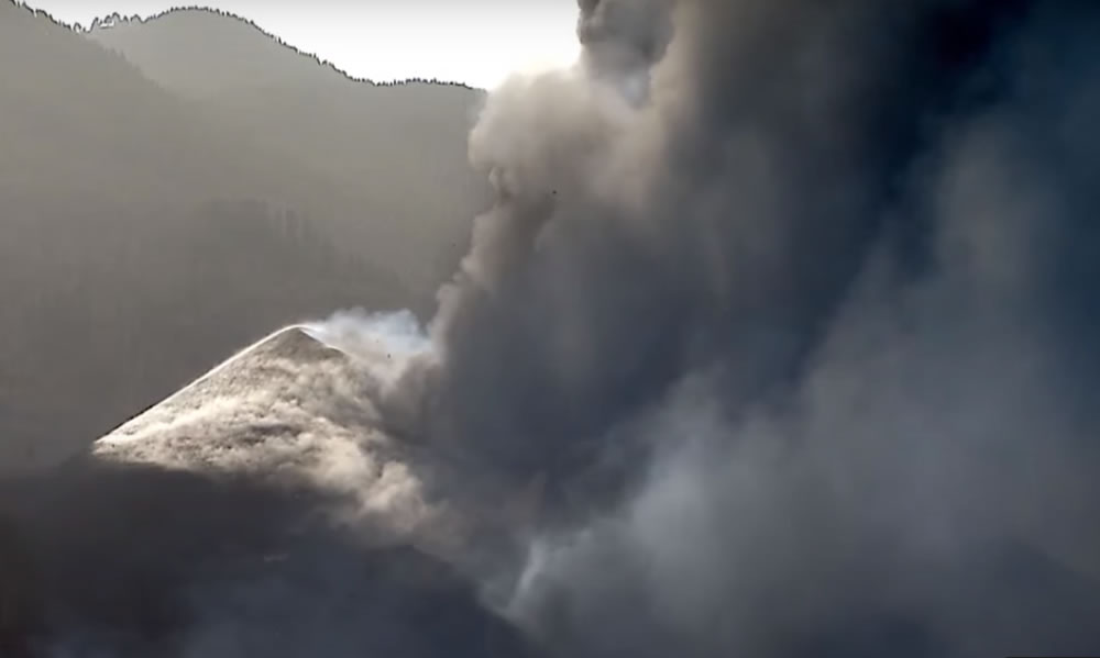 La Palma volcano starts erupting from new vent 400 metres away from main cone
