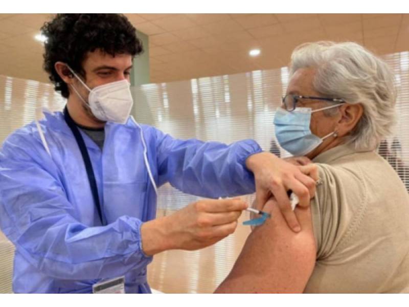 Public Health gives green light for 3rd jab for the over 70s from October 25th