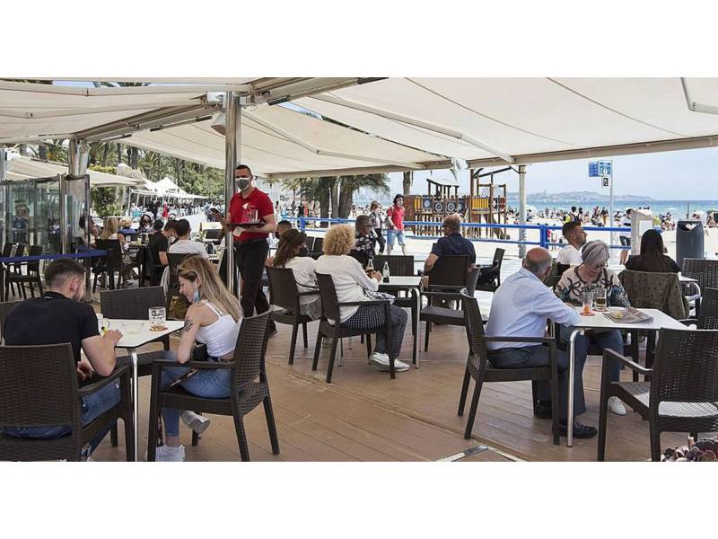 Covid update: Active cases drop below 1,000; will Tenerife move to Level 1 tomorrow?