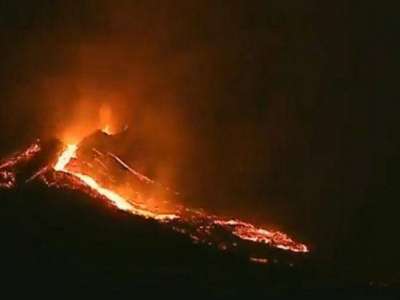 Another part of the main cone collapses and new lava flows cause more destruction