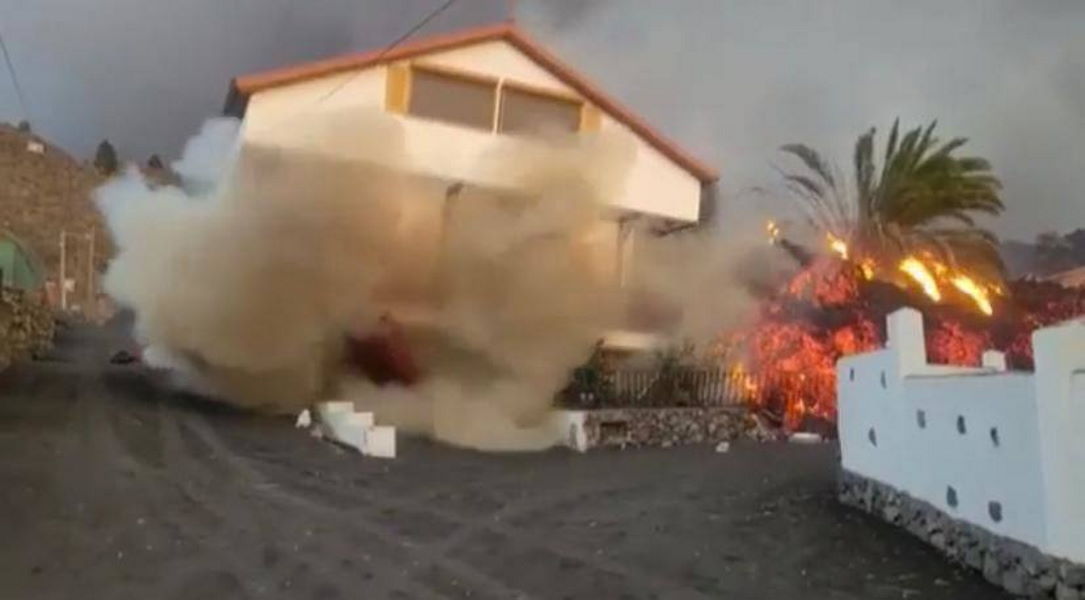 VIDEO: Moment lava completely demolishes a house on La Palma
