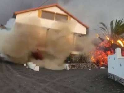 VIDEO: Moment lava completely demolishes a house on La Palma