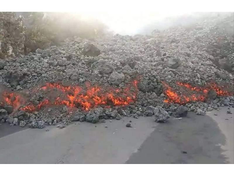 The lava flows have not advanced and drone pilots are attempting rescue of four dogs