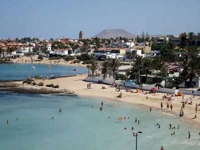 A hot and hazy Monday in the Canary Islands with temperatures over 30°C