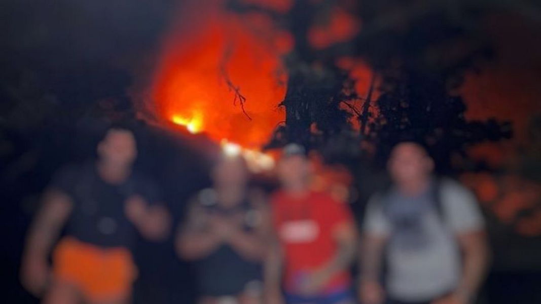 Four British residents of Tenerife arrested after taking ‘selfies’ in the exclusion zone