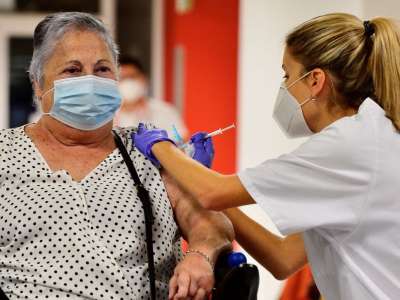 The SCS is ready to give third dose to 230,000 people over 70 in the Canary Islands