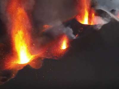 LA PALMA: Activity soars, more lava, new emission points, earthquakes increase