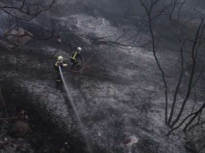 Forest fire in Adeje started by a high voltage cable is finally extinguished