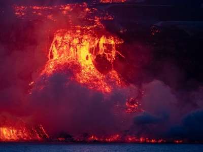 LA PALMA UPDATE: Lava flows towards the sea without causing further damage