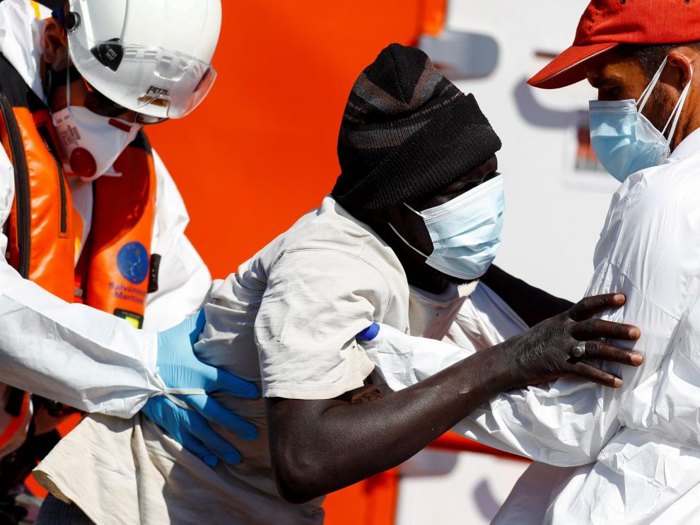 TRAGEDY AT SEA: four babies and three adults die in a boat trying to get to the Canaries