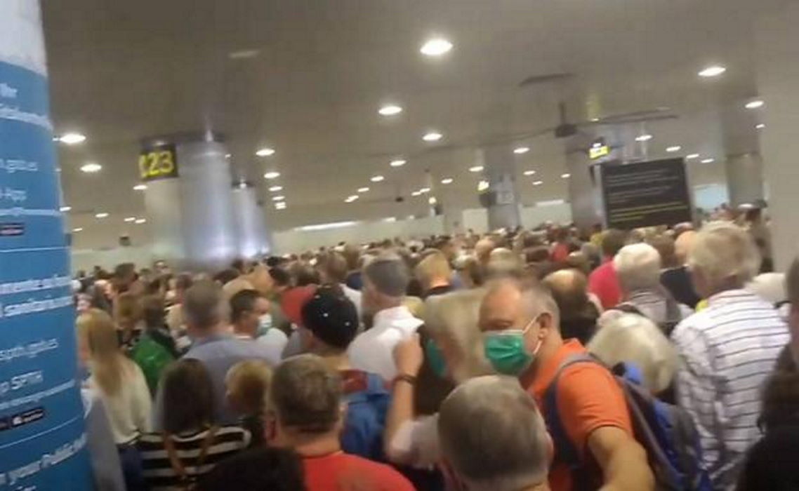 AENA demands more staff to avoid huge queues of passengers at airports
