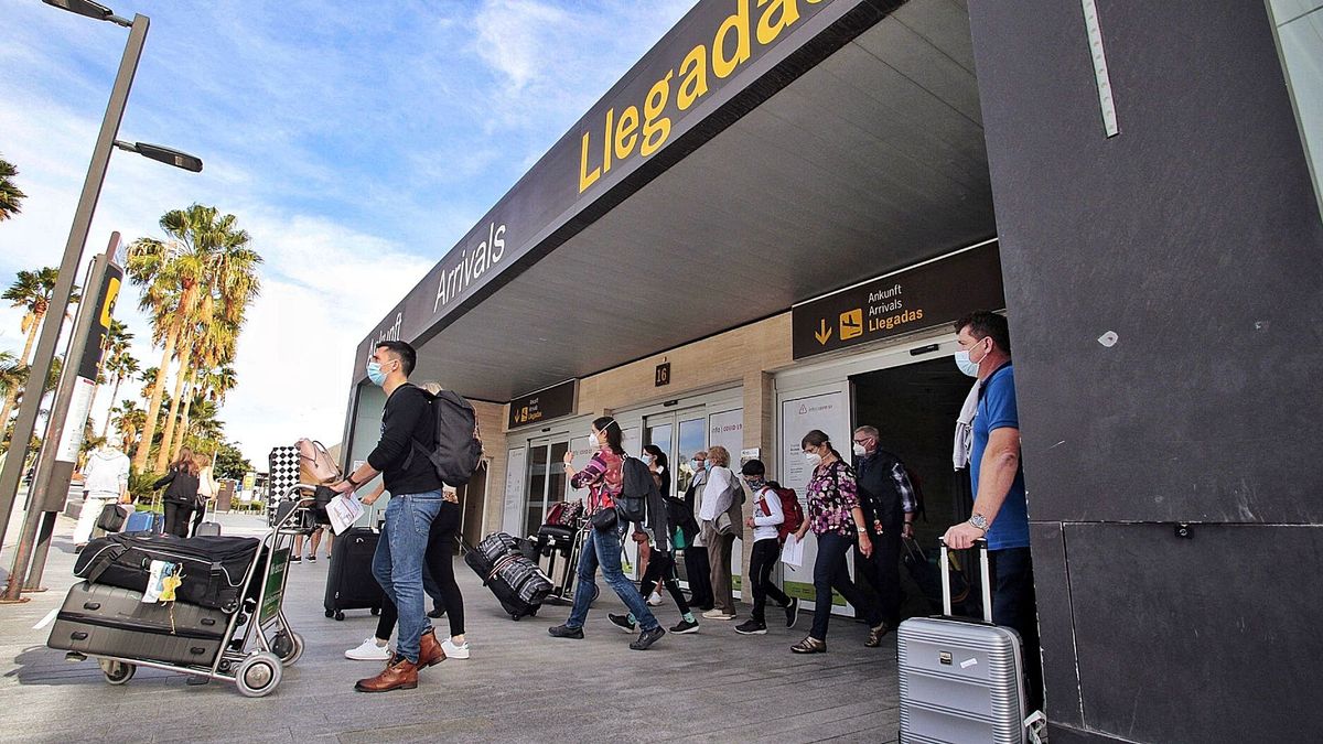 The Canary Islands will introduce ‘additional measures’ if infections continue to increase