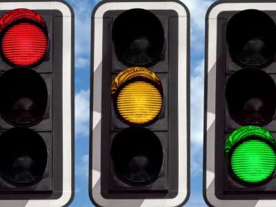 Health studies making 'Covid traffic light' more flexible, and to raise low risk to 100 cases