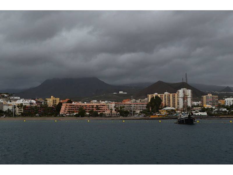 Cloudy skies, rain and a storm forecast in the west of the Canary Islands
