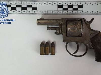 Man arrested after accidentally shooting himself in the leg