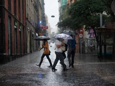A rainy day forecast across the Canary Islands 