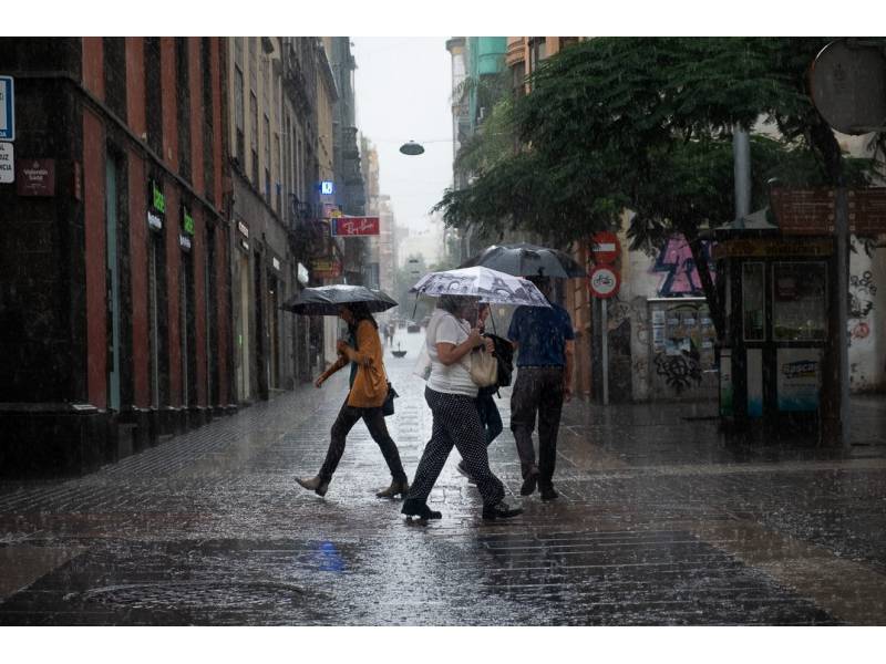 A rainy day forecast across the Canary Islands 