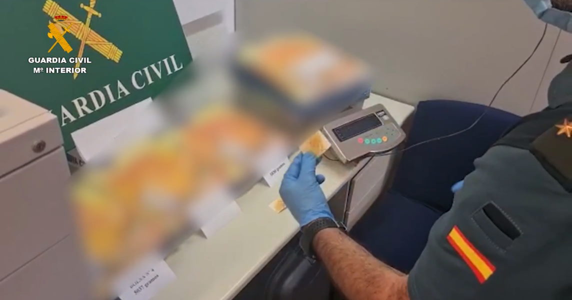 VIDEO: Man arrested at Lanzarote airport with 20 kilos of heroin disguised as flour